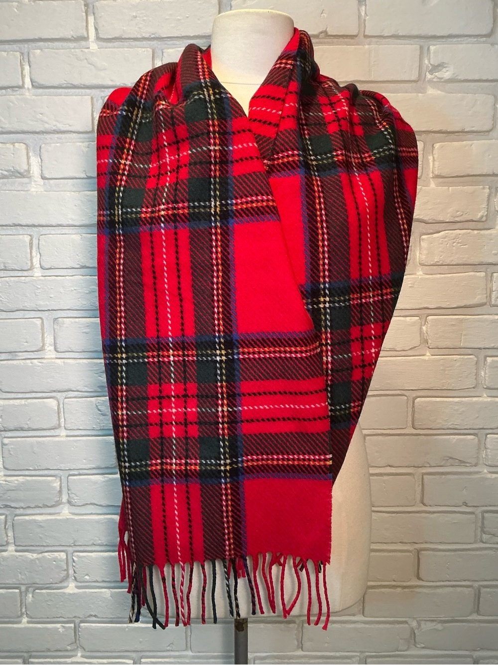 Gap‎ Made In Italy Red Plaid Wool Rectangular Fringe Scarf Unisex